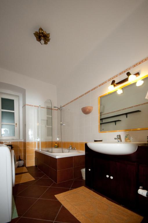 Le 5 Muse Bed & Breakfast Trieste Oda fotoğraf